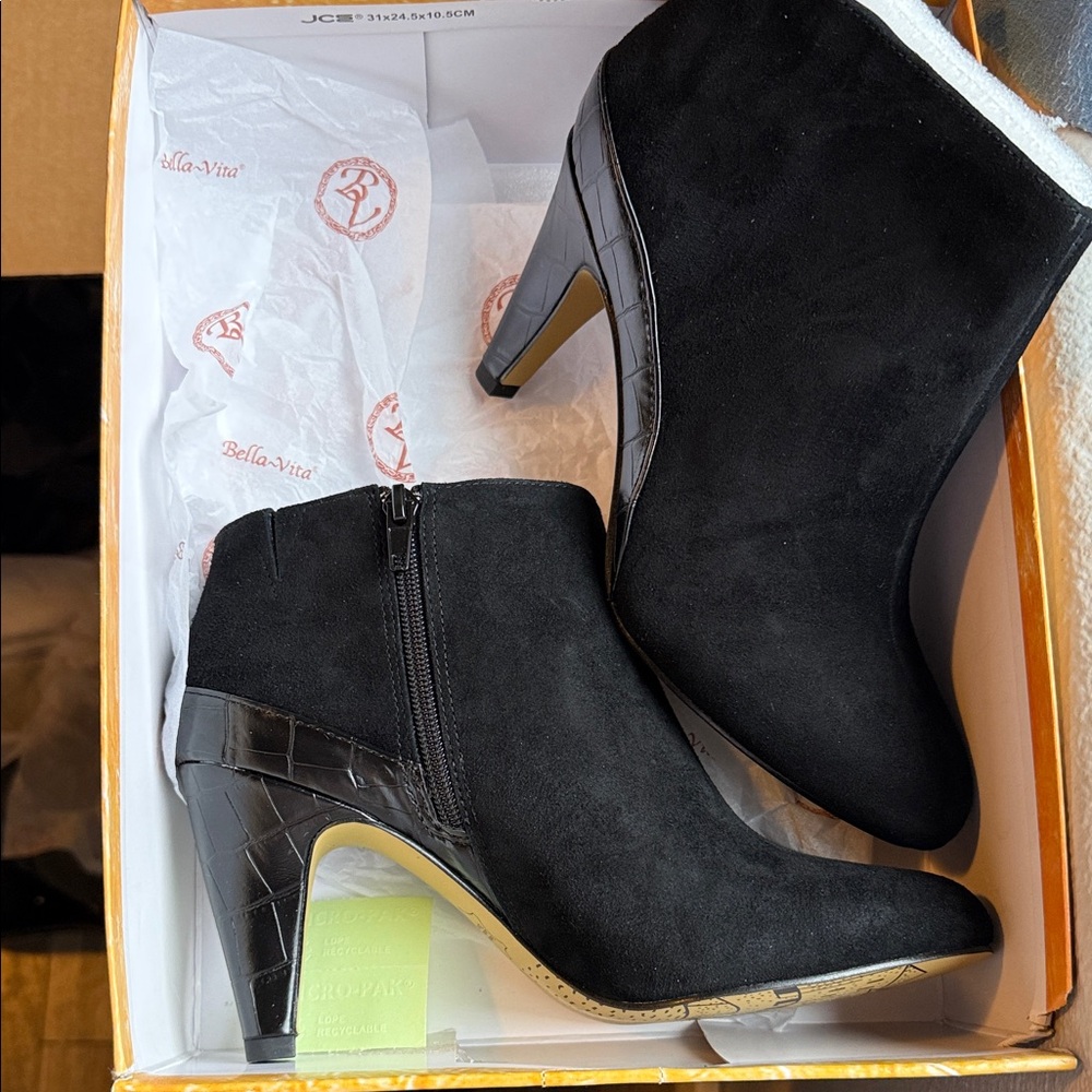 Bella Vita Women's Black Heeled Boots